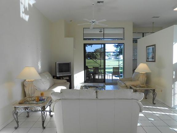 3rd image of 285 Sherwood Forest Dr