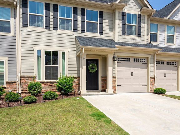 2nd image of 44 Moss Hollow Way