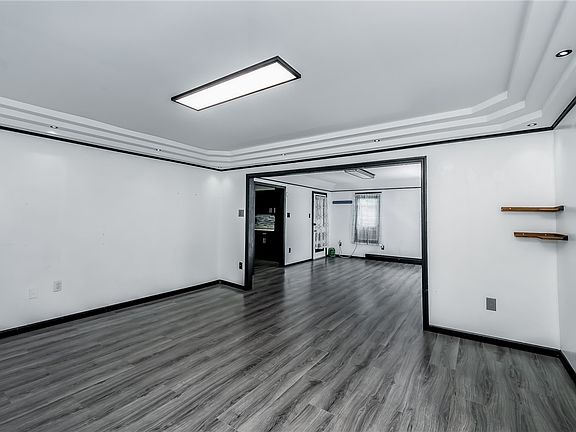 5th image of 529 Seward St