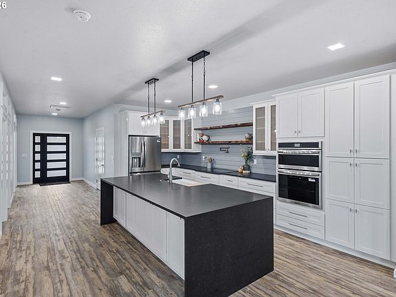 5th image of 905 Bellevue Dr