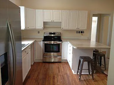 4 bed, 3200 sqft, $5,800 — Photo 2