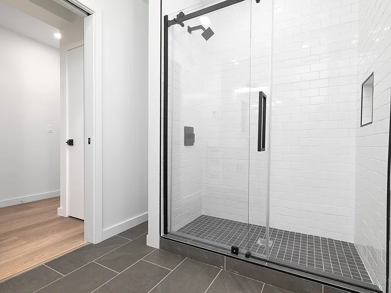 181 Bartlett — Photo 12
