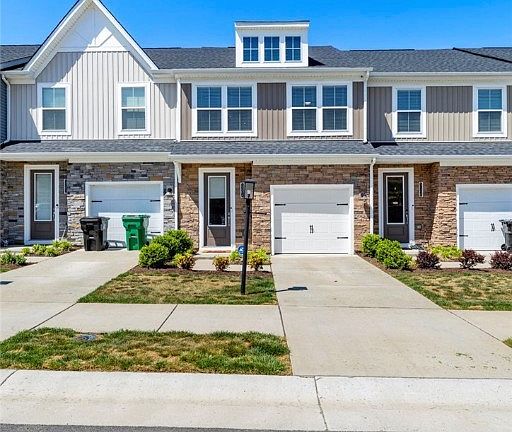 3rd image of 5504 Wenrich Dr