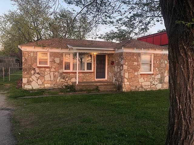 1st image of 5104 N Rockwell Ave
