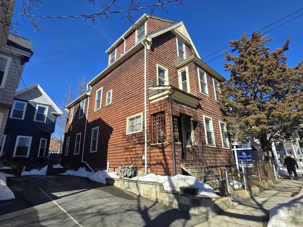 20 Mossland St #3