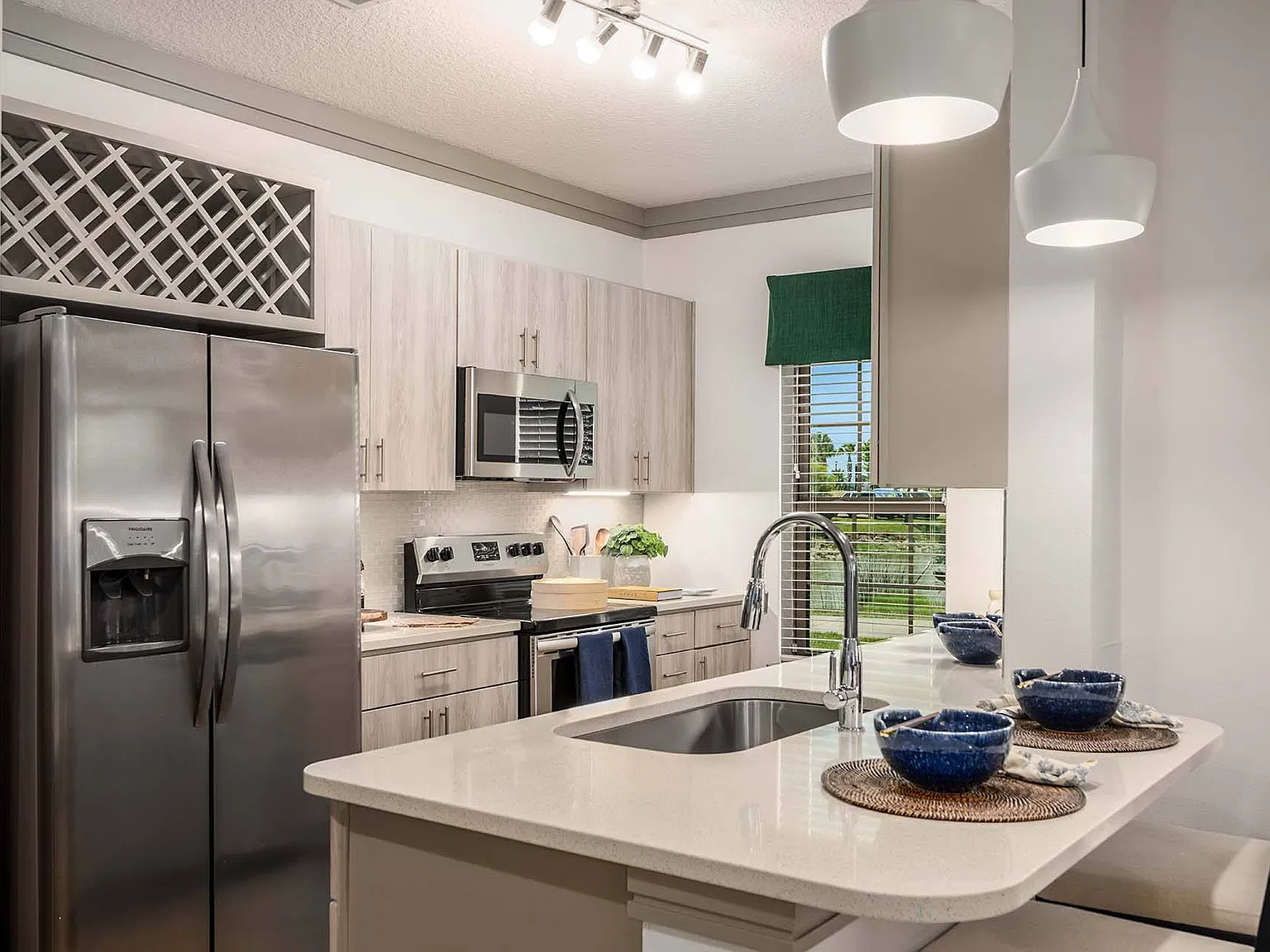 Botanic Waterside Apartments at Lakewood Ranch — Photo 3