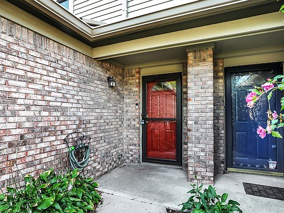 3rd image of 9238 Sea Pine Ln