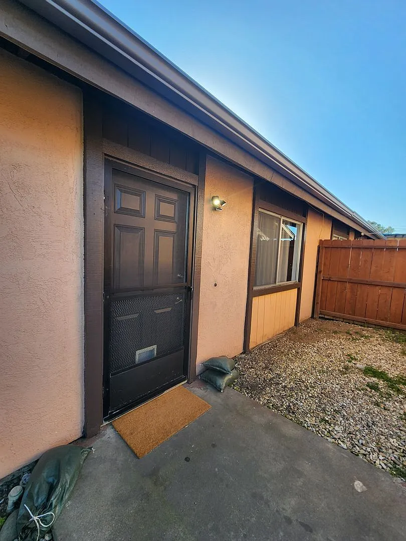 Building Photo - 2250 Holden Ave #B