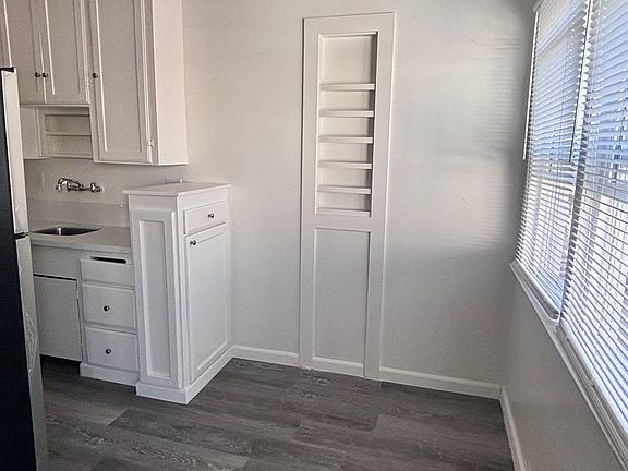 4th image of 138 N Soto St APT 206