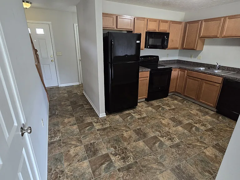 33426 Halle Ct — Photo 10
