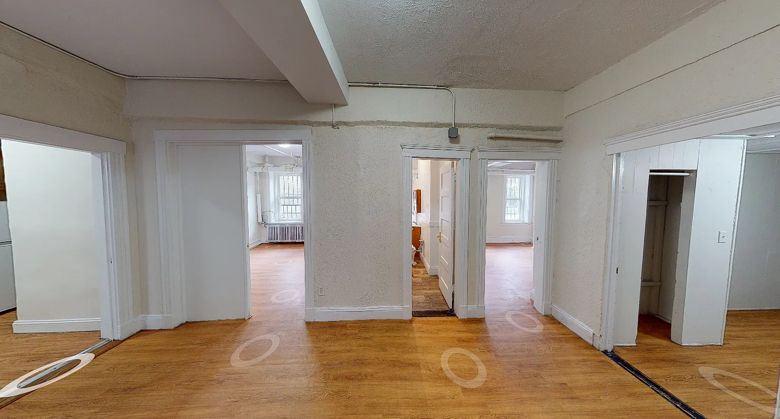 3 bed, 9998 sqft, $2,525 — Photo 4