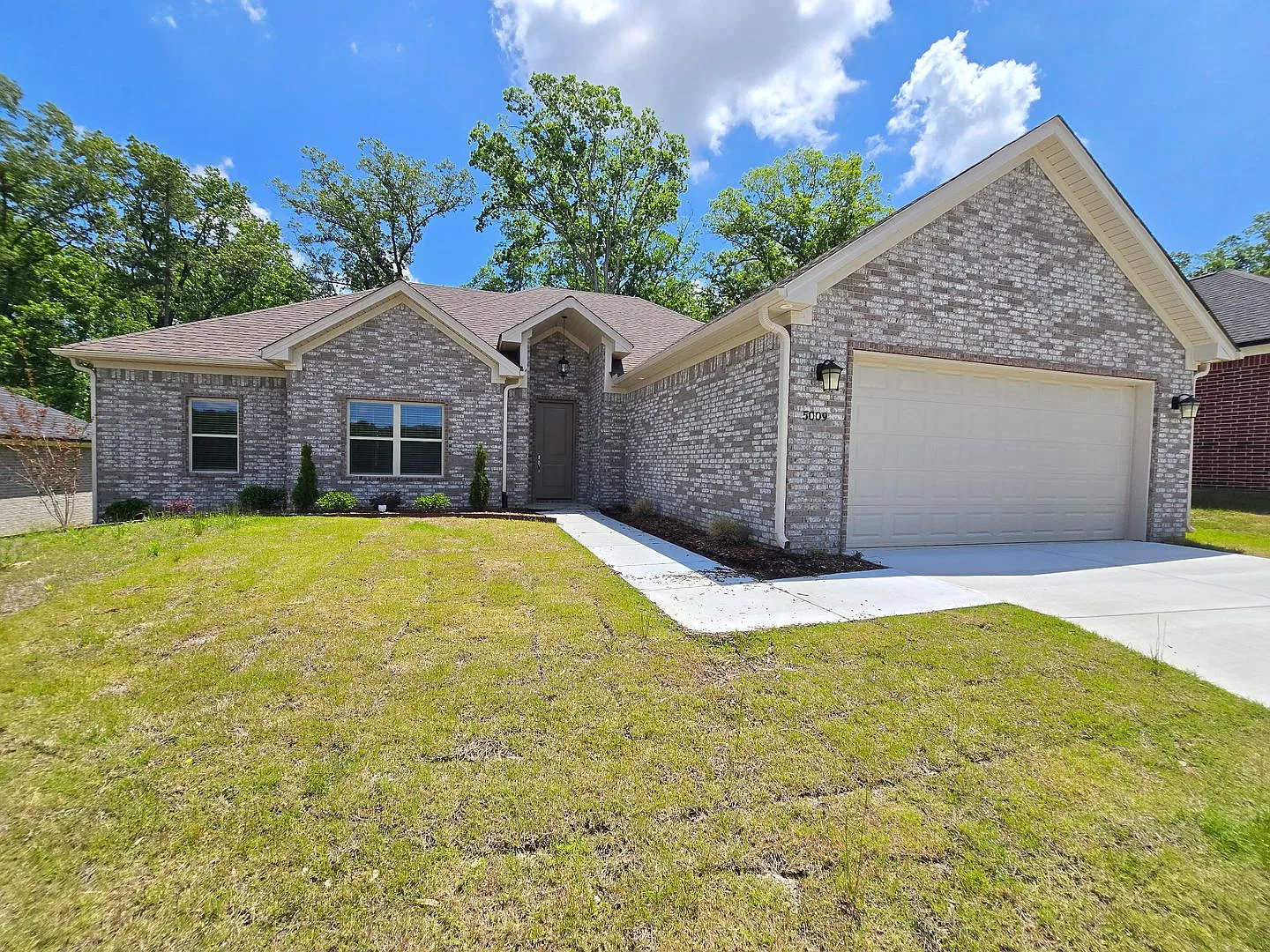 5009 Springwood Circle — Photo 1