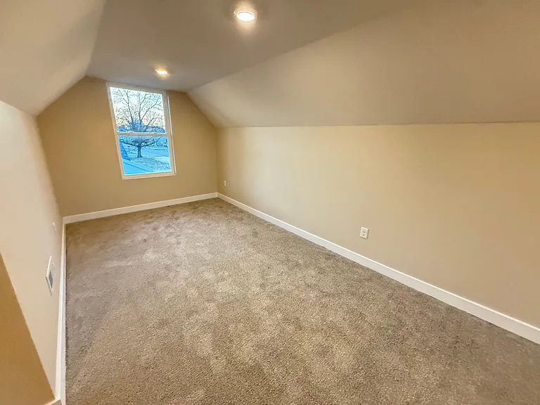 325 W Tyndal St — Photo 21
