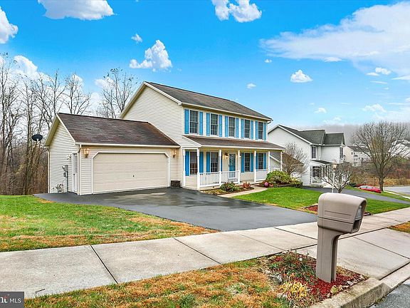 2nd image of 482 Chestnut Way