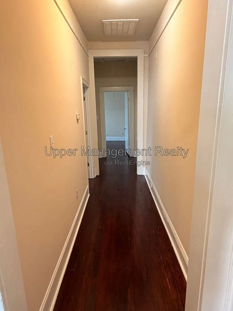 2 bed, 1.0 bath, 800 sqft, $1,600 — Photo 4