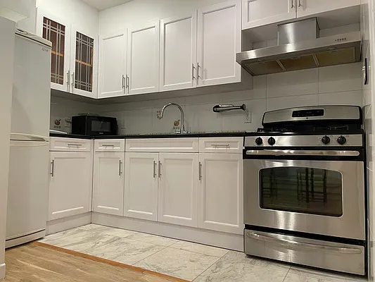 Rented by R New York | media 4