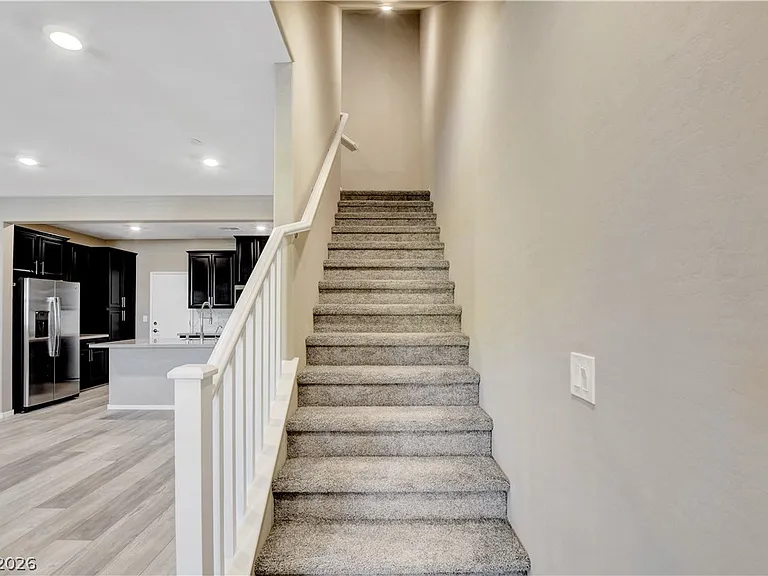 28 Lomita Heights Dr — Photo 17