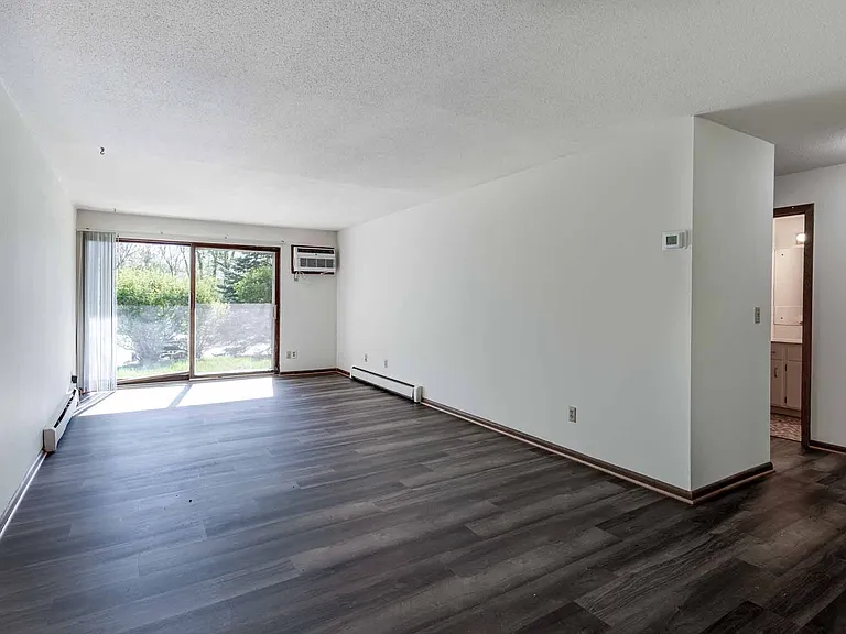 Apache Manor Apartments — Photo 28
