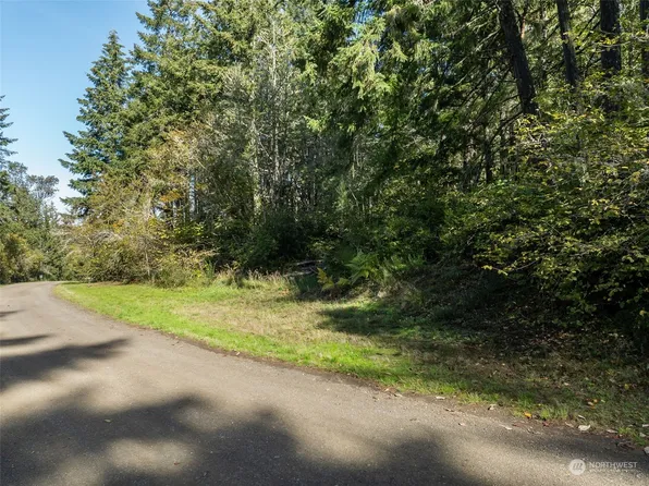 2005 212th Avenue SW, Lakebay, WA 98349