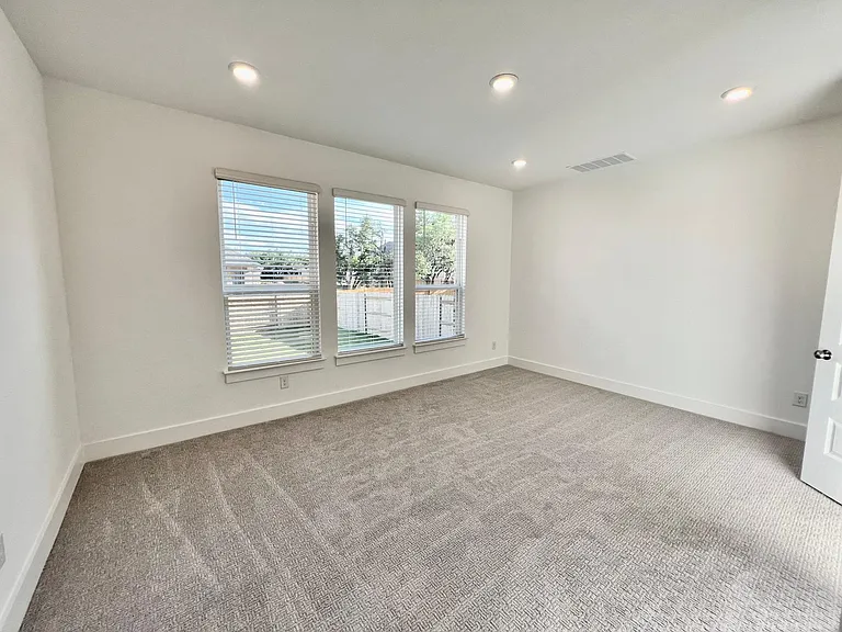 120 Green Knoll Ln — Photo 23