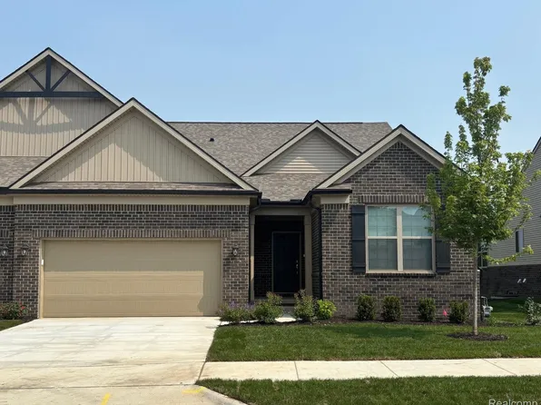 813 Kelpie Dr, Ann Arbor, MI 48108