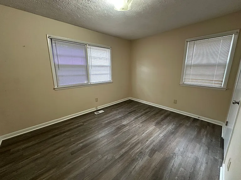 1219 Chilton Dr — Photo 13