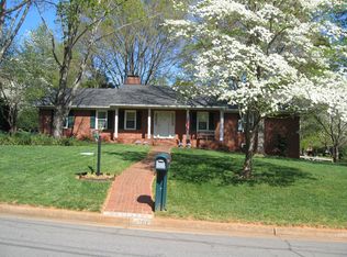 4260 Briarcliffe Rd, Winston Salem, NC 27106