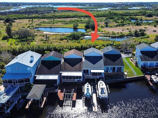 5309 Boardwalk St, Holiday, FL 34690