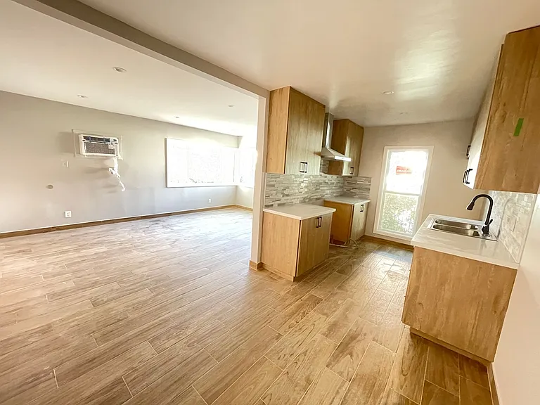 9949 Pinewood Ave — Photo 3