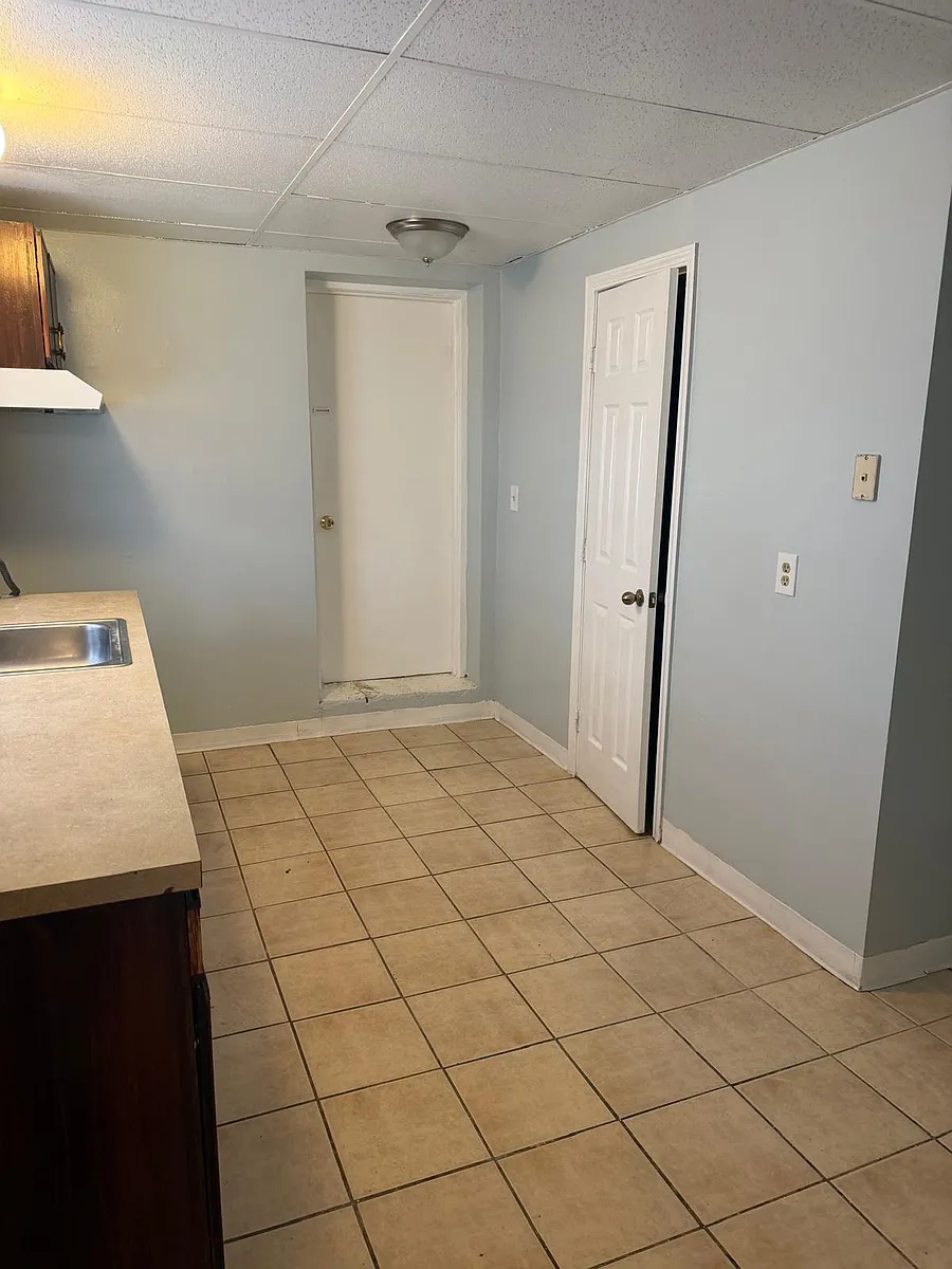 Building Photo - 1132 Wolf St #1