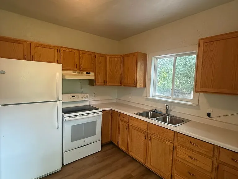 1205 Webster Ave — Photo 1