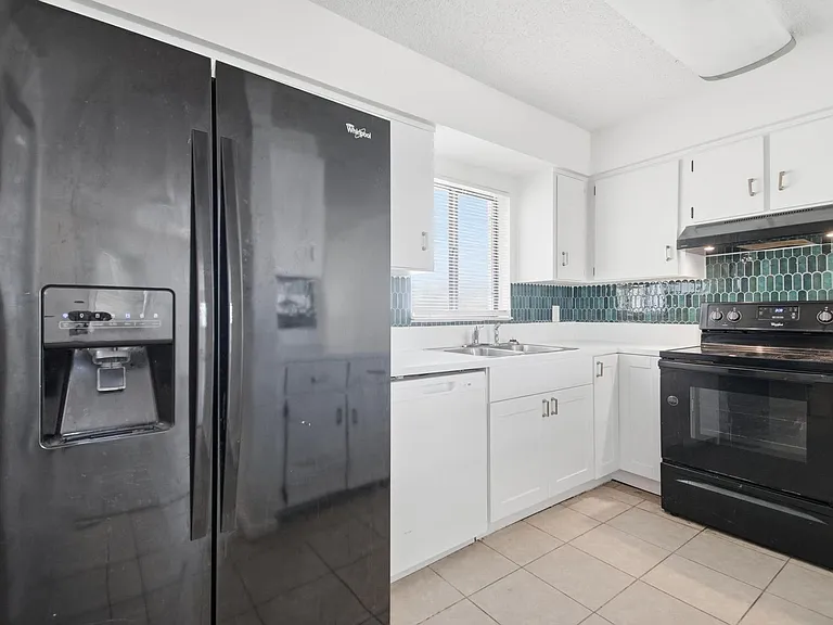 38 E Diamond Dr — Photo 24