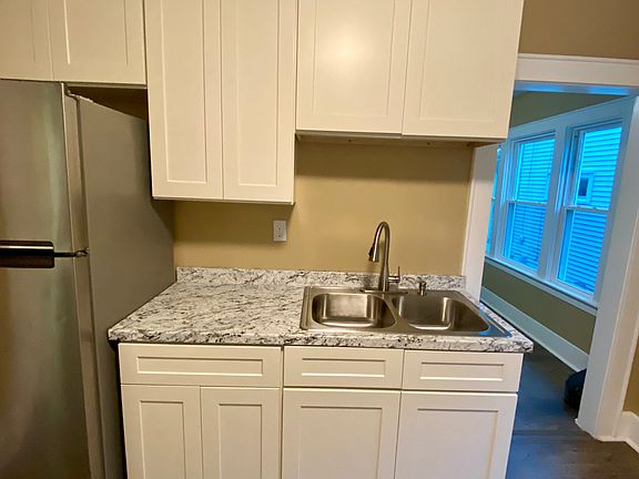 5th image of 1315 Grant Blvd #1