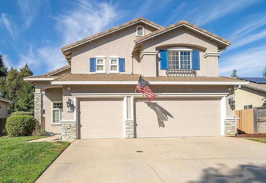 515 Carpenter Way photo 1