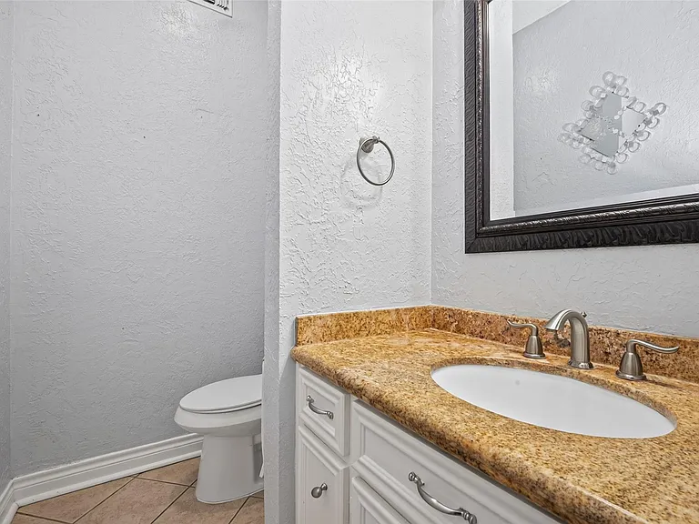 8103 Oak Moss Dr — Photo 25
