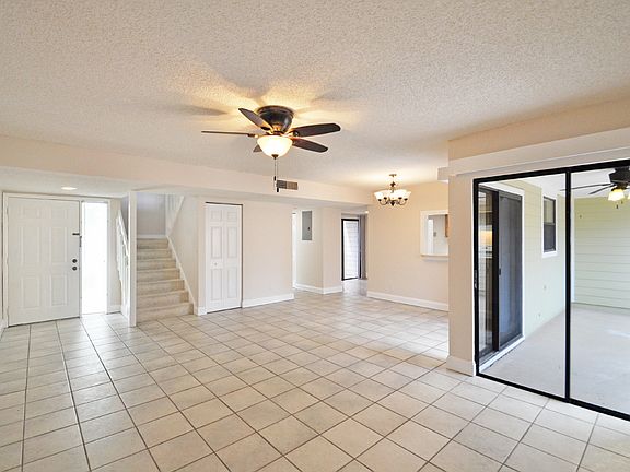 5th image of 701 Stonewood Ct APT 15B