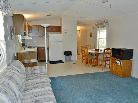 5th image of 131 Elena Dr