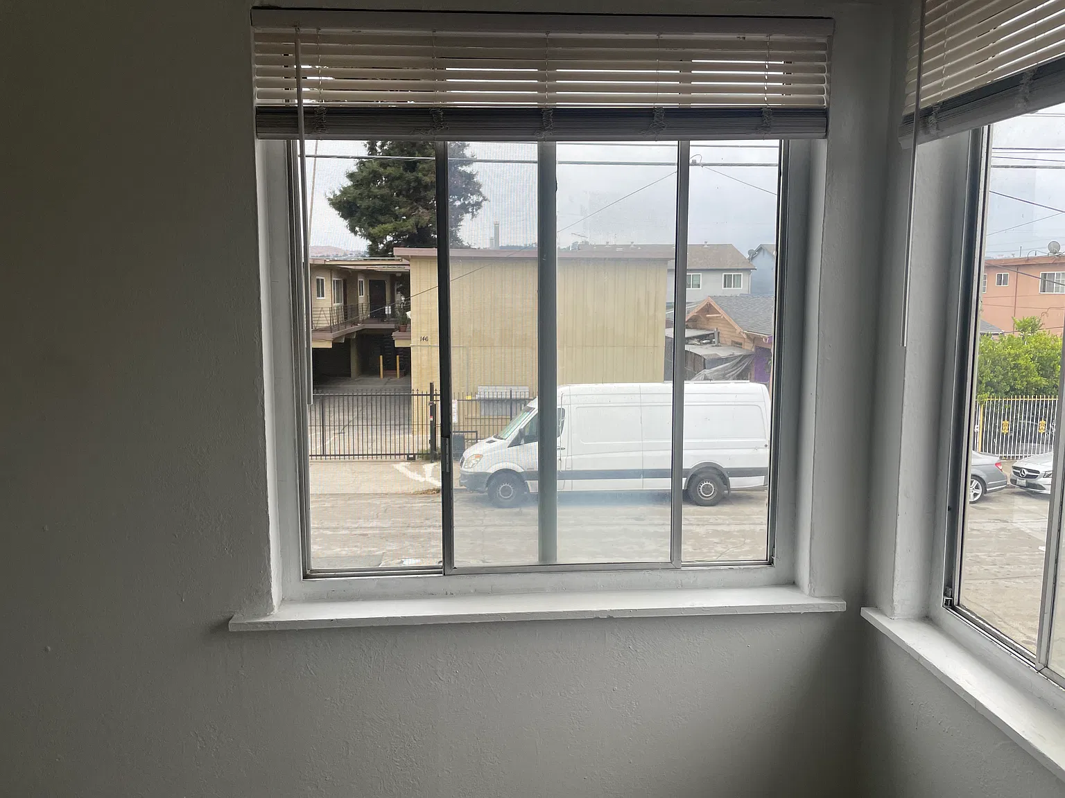 2 bed, 750 sqft, $2,300 — Photo 2