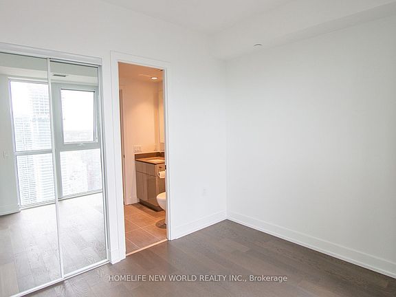 5th image of 7 Grenville St #4905
