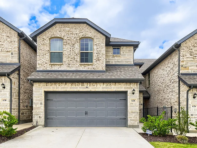 628 Sandiford Ct — Photo 1