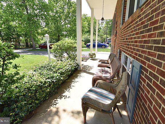 4th image of 340 South Dr