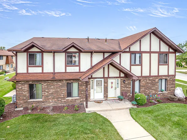 16230 85th Ave APT 3, Tinley Park, IL 60487