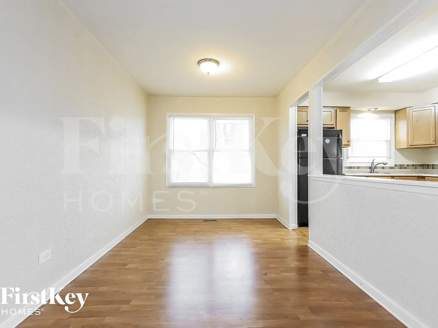 3 bed, 2.0 bath, 1500 sqft, $2,915 — Photo 3