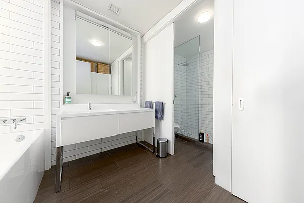 Sold by Bah Realty Group LLC | media 21