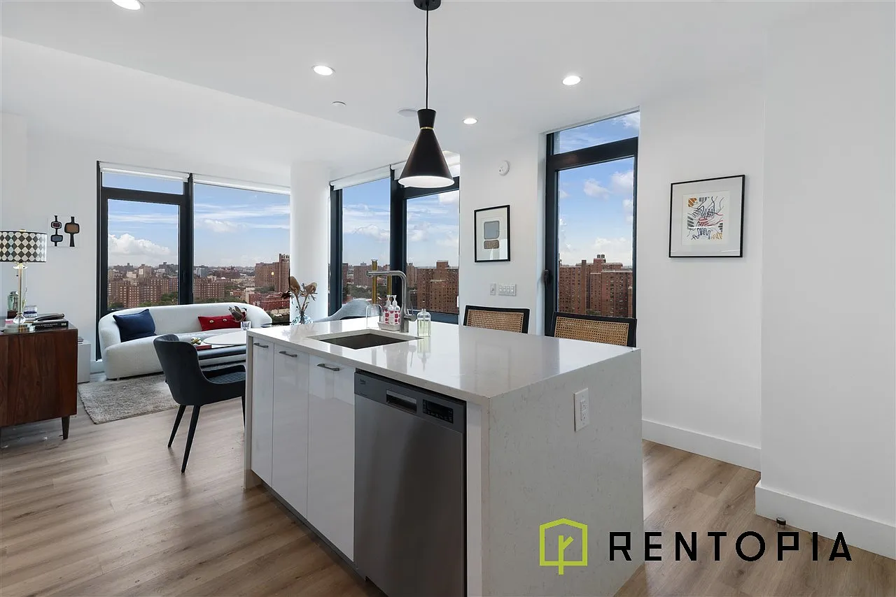 224 East 135th Street — Photo 2