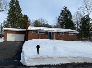 6 Old Valley Rd, Schenectady, NY 12309