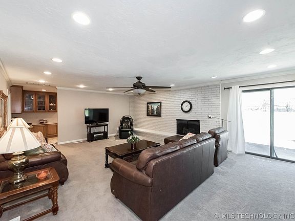5th image of 25557 S Ridgeview Ct