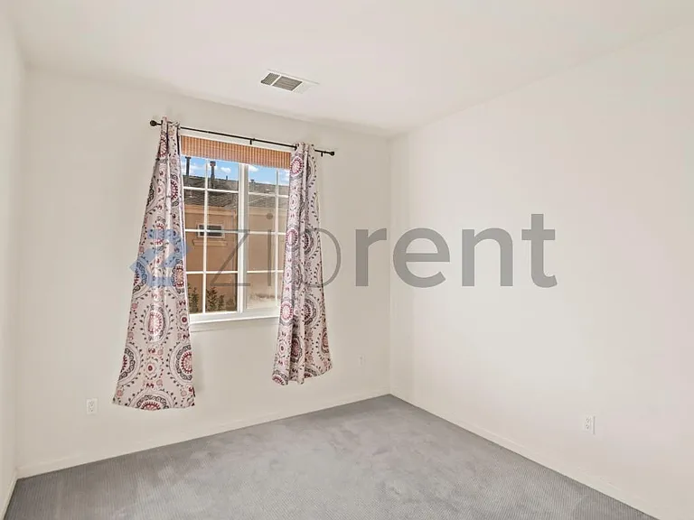 4541 Laird Cir — Photo 24