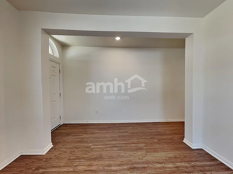 2722 Wolfcreek — Photo 6