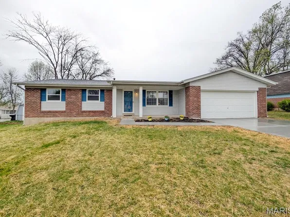 621 Saint Jovite St, Saint Charles, MO 63304